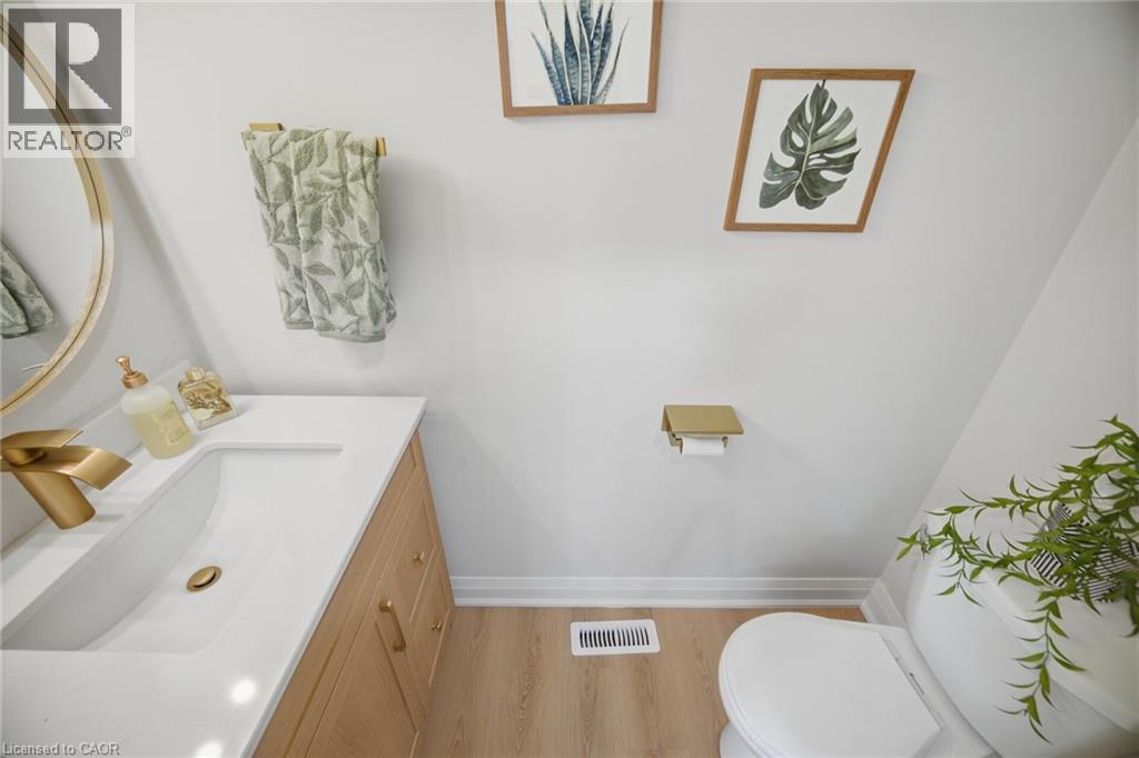 11 Wessenger Drive, Barrie, ON - Indoor Photo Showing Bathroom