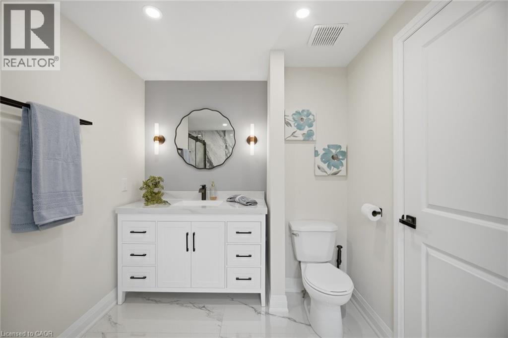11 Wessenger Drive, Barrie, ON - Indoor Photo Showing Bathroom