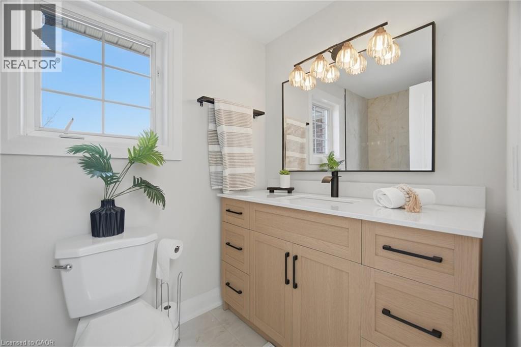 11 Wessenger Drive, Barrie, ON - Indoor Photo Showing Bathroom