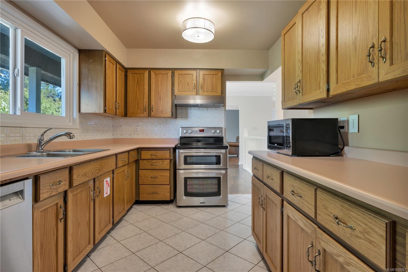 3236 Cedar Hill Rd, Saanich, BC