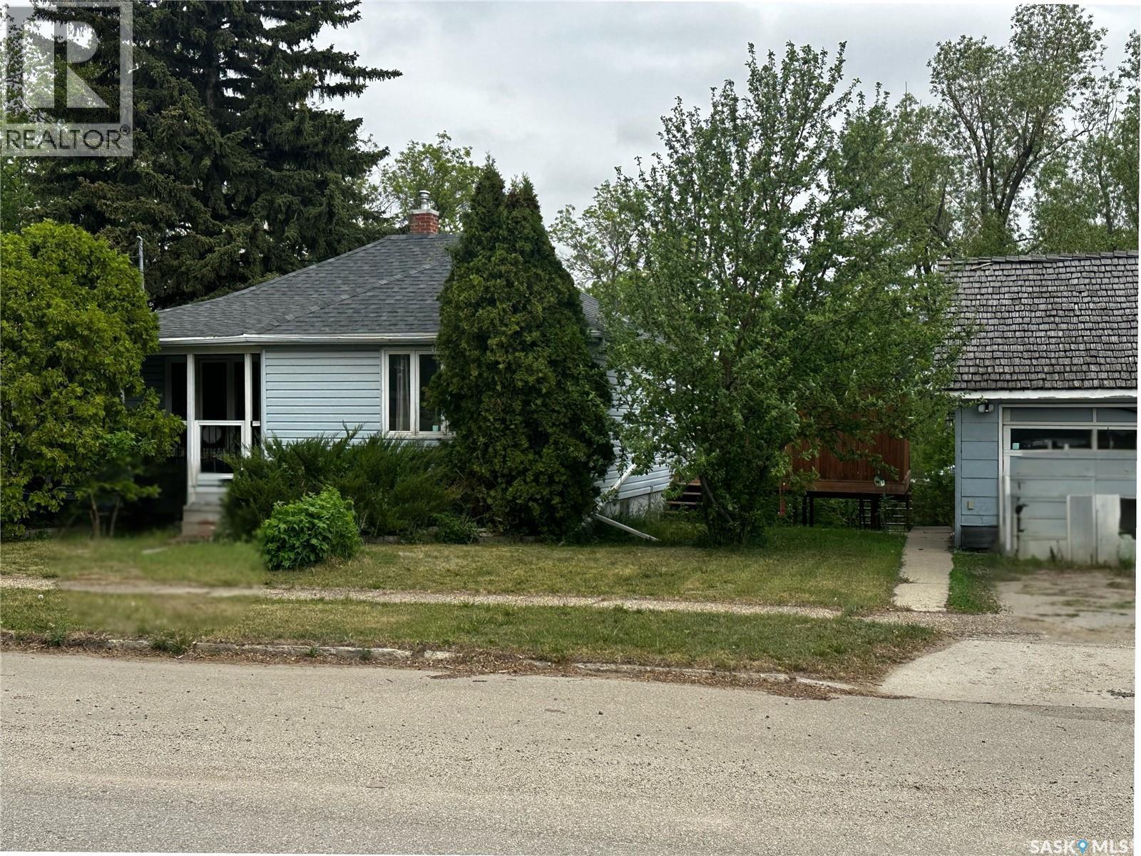333 5Th Avenue Se, Weyburn, SK