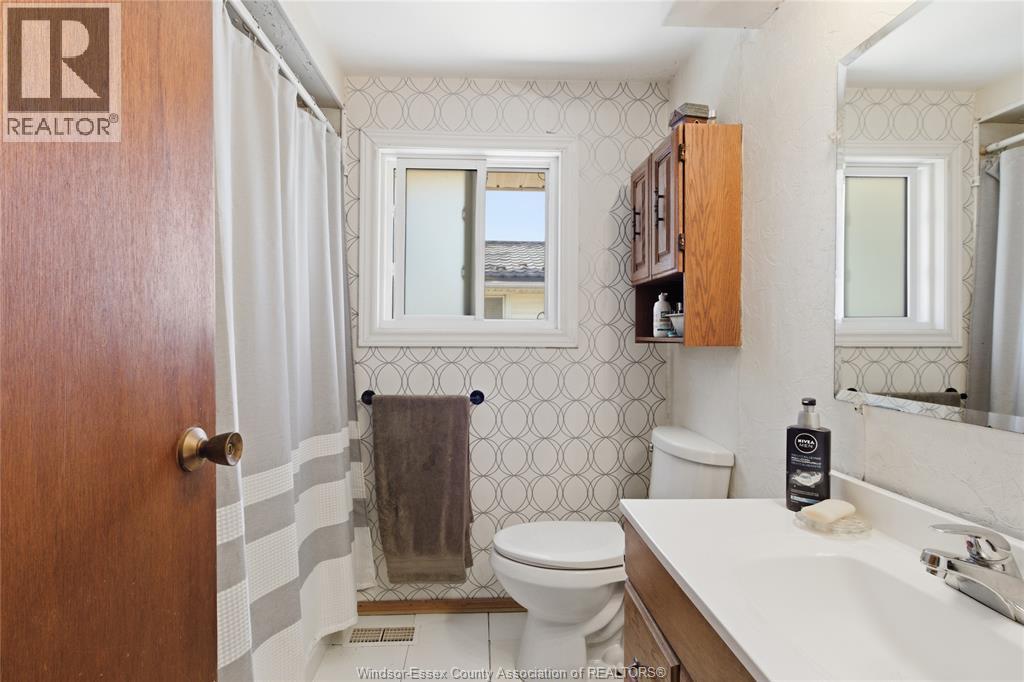 367 Genevieve, Windsor, ON