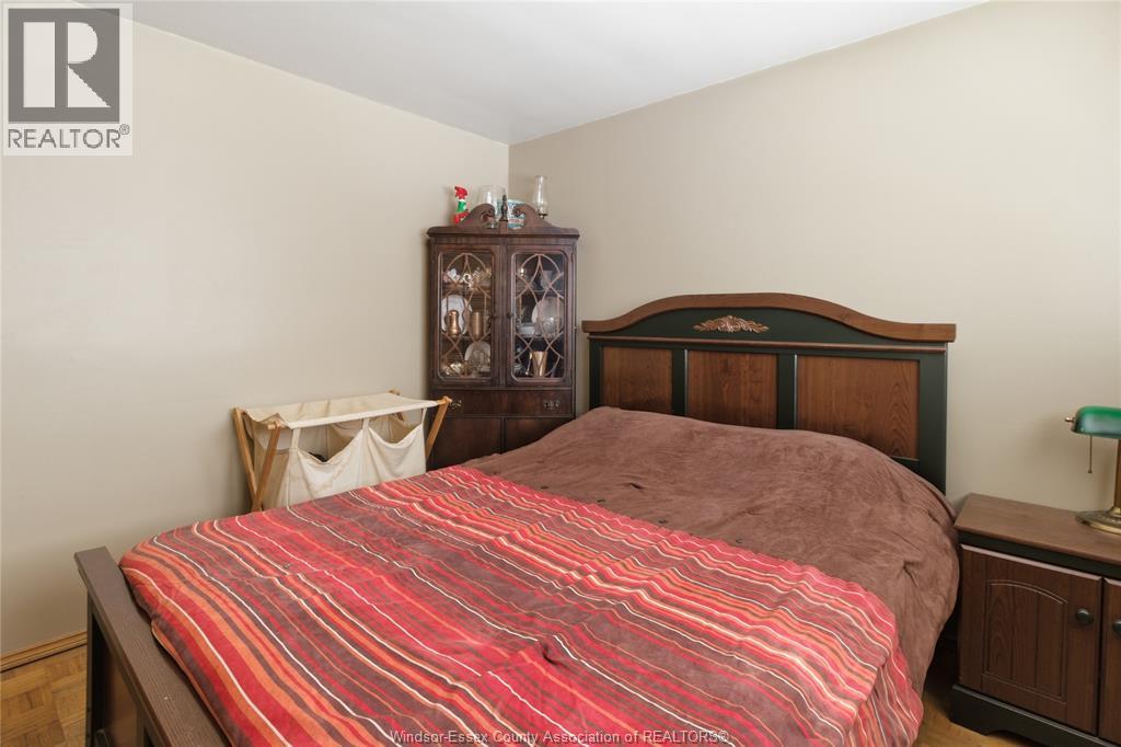 367 Genevieve, Windsor, ON