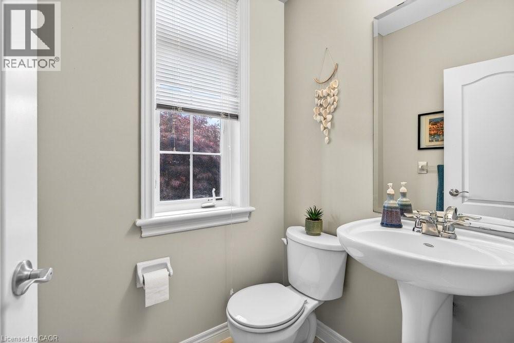 7 Summerwind Drive, Hamilton, ON