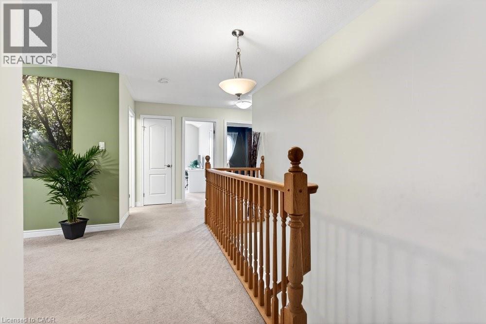 7 Summerwind Drive, Hamilton, ON