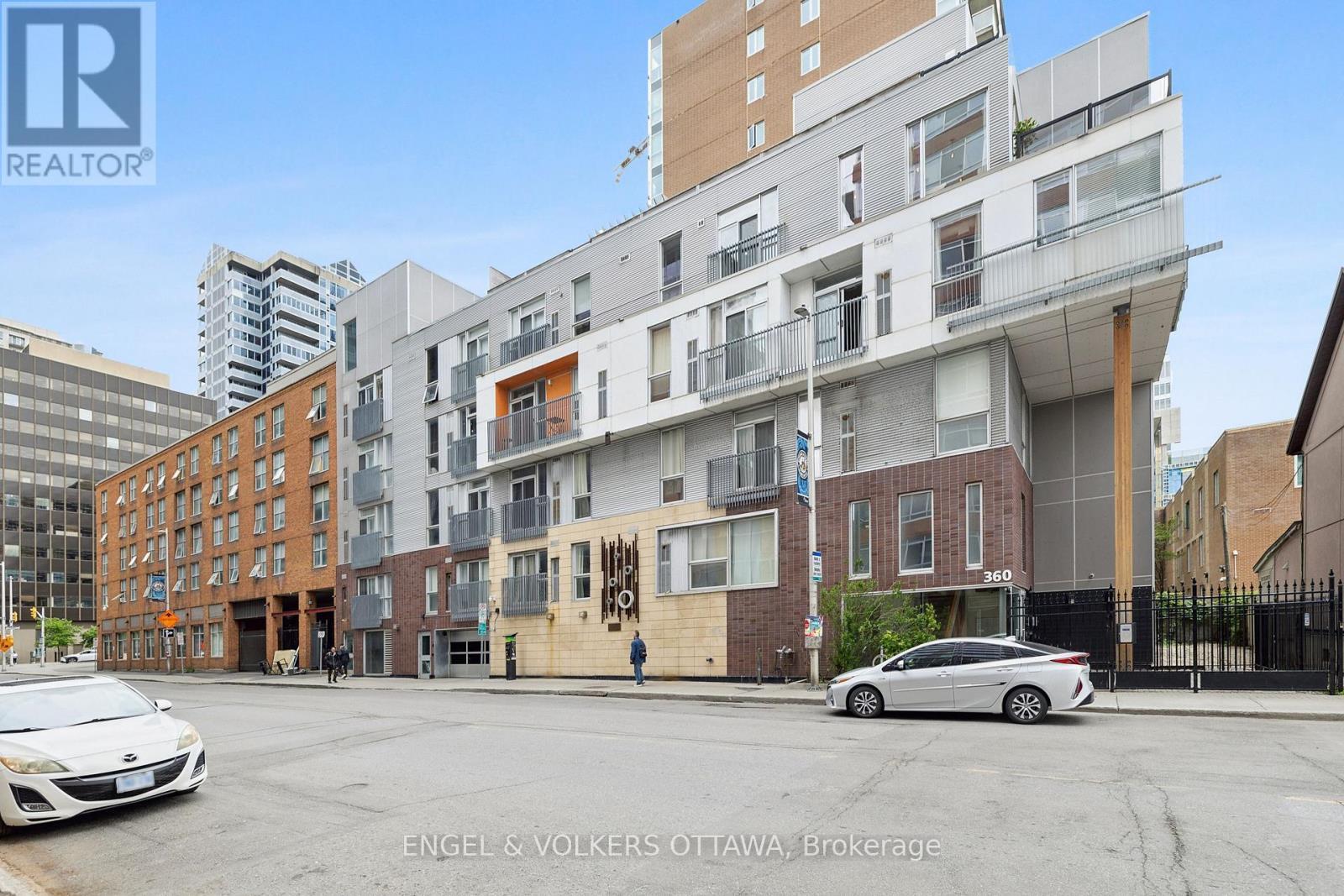 104 - 360 Cumberland Street, Ottawa, ON