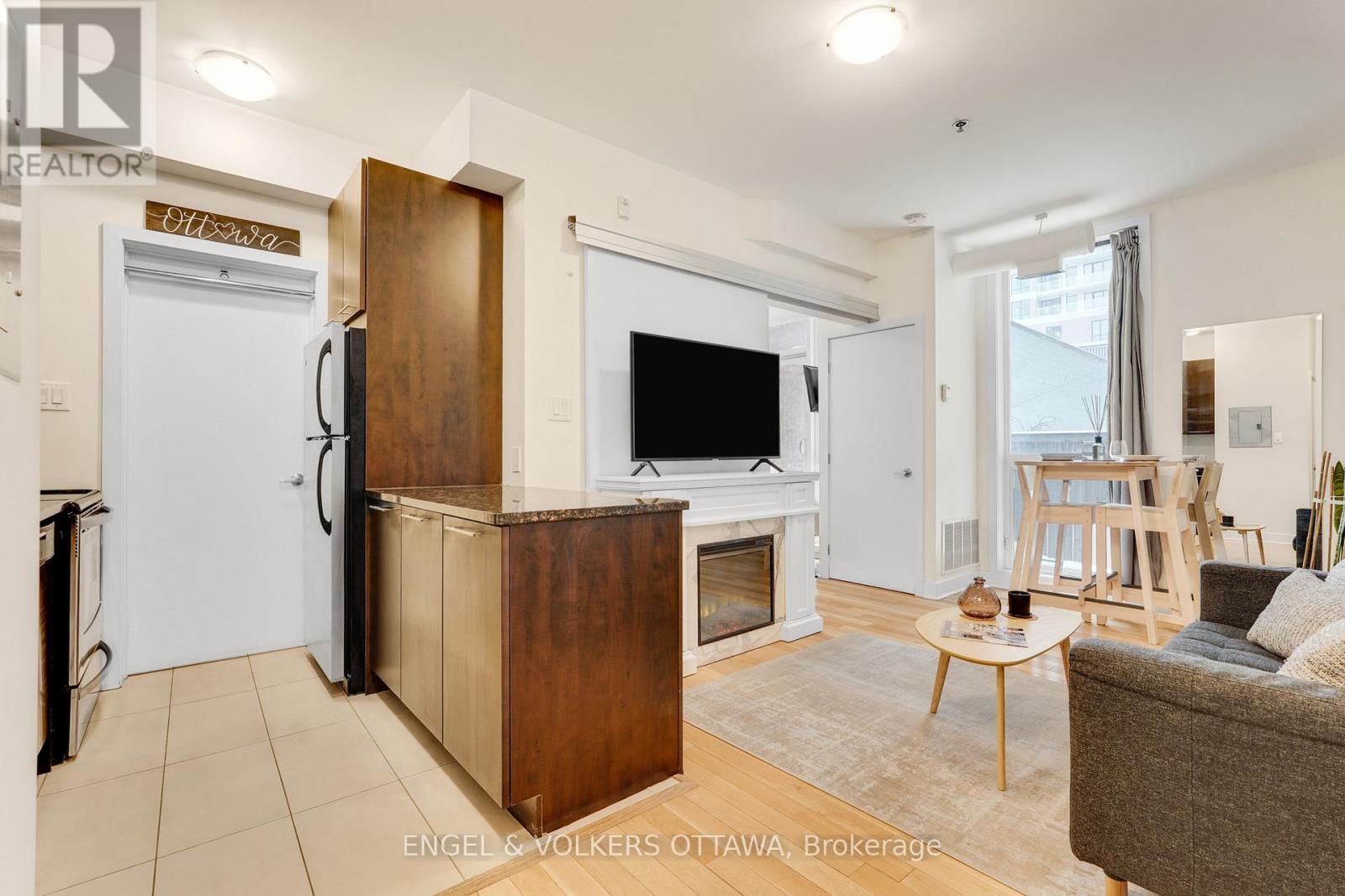 104 - 360 Cumberland Street, Ottawa, ON