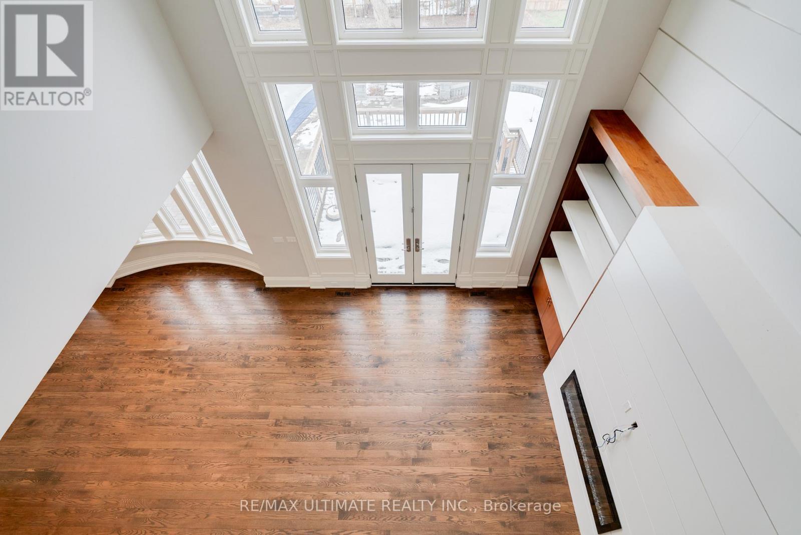 2 Poplar Drive, Richmond Hill, ON