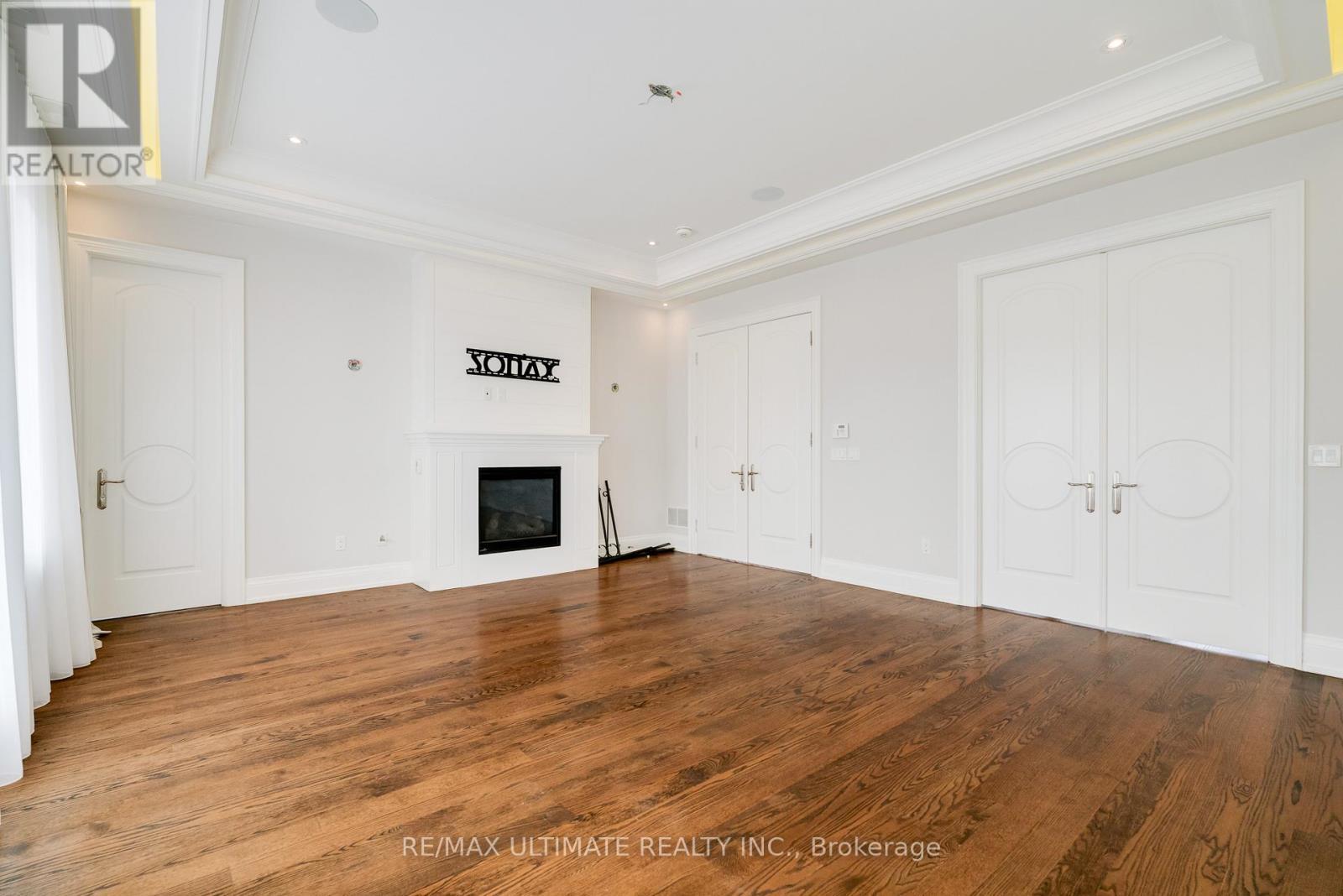2 Poplar Drive, Richmond Hill, ON