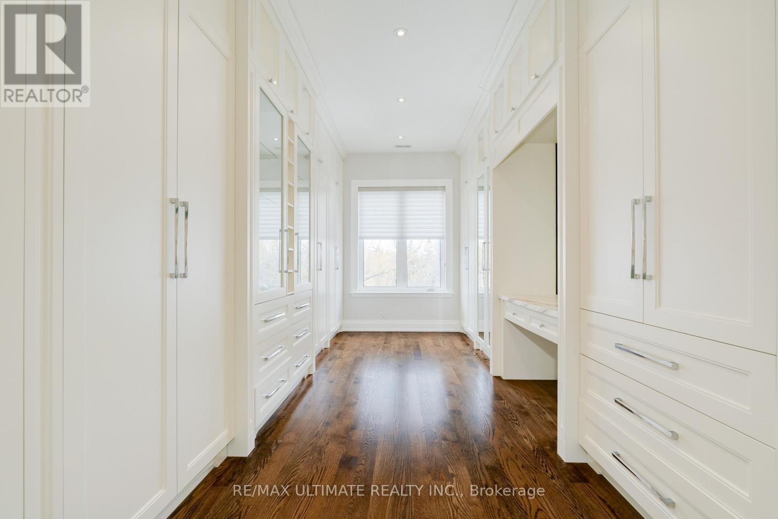 2 Poplar Drive, Richmond Hill, ON