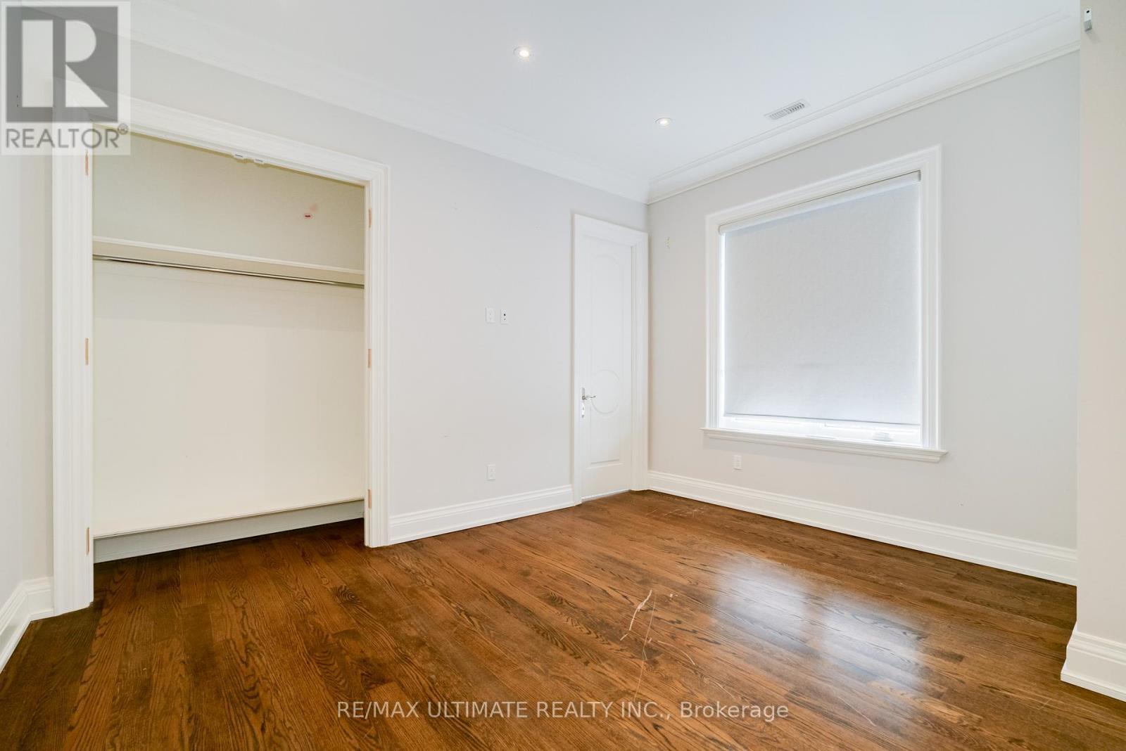 2 Poplar Drive, Richmond Hill, ON