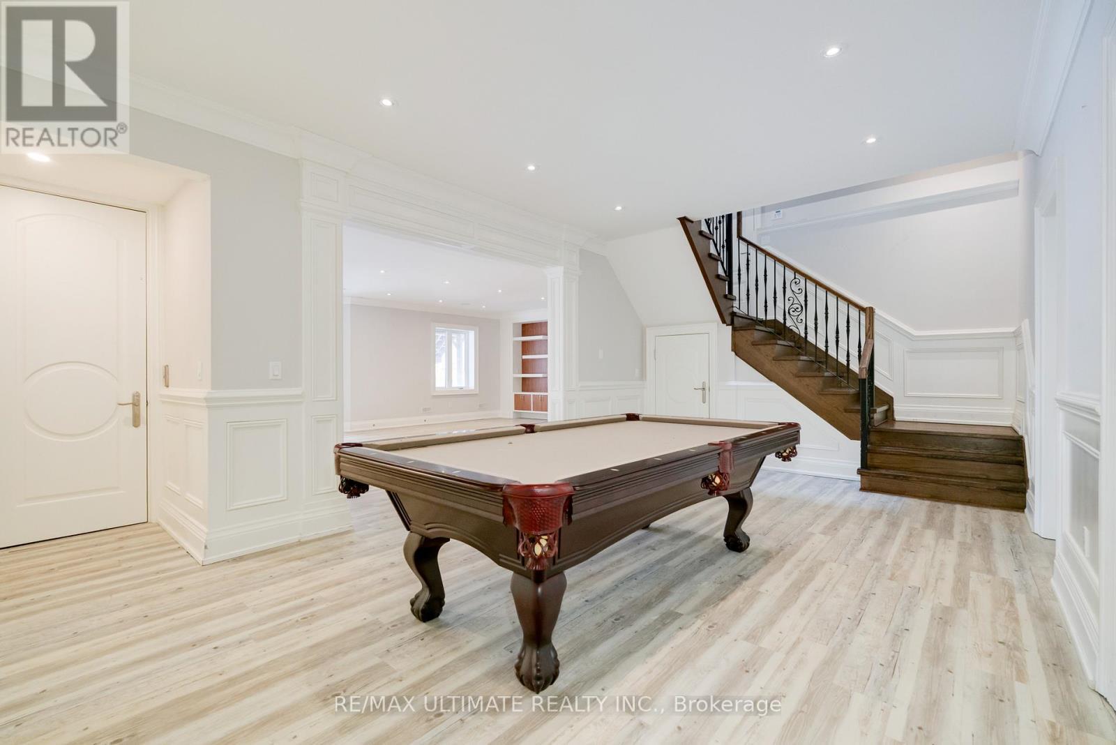 2 Poplar Drive, Richmond Hill, ON