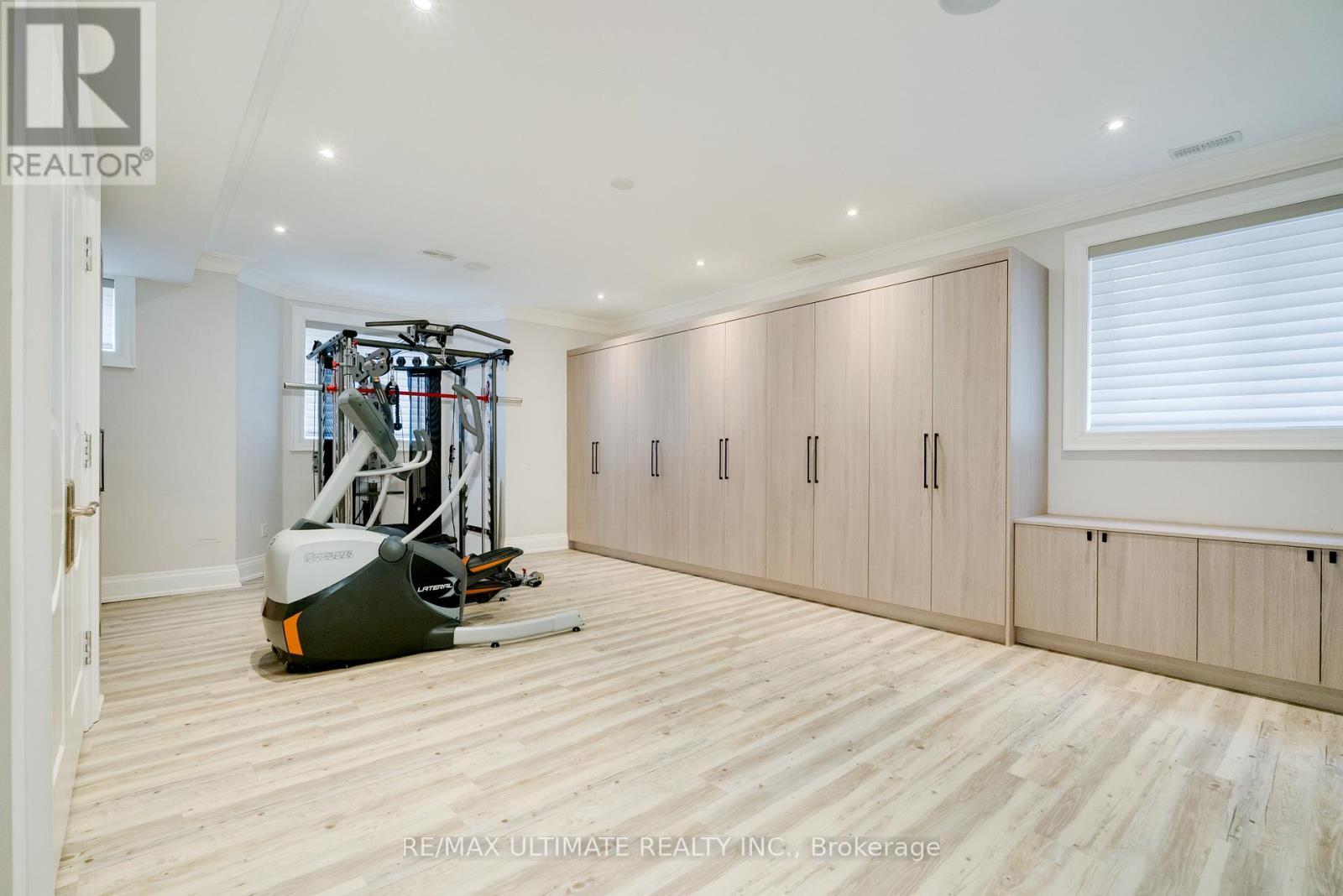 2 Poplar Drive, Richmond Hill, ON