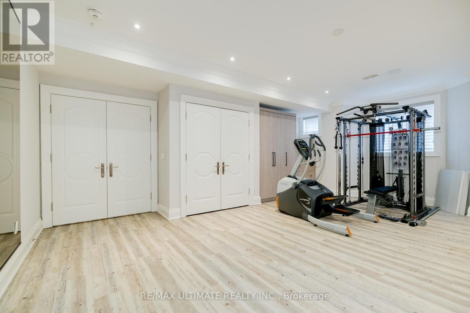 2 Poplar Drive, Richmond Hill, ON