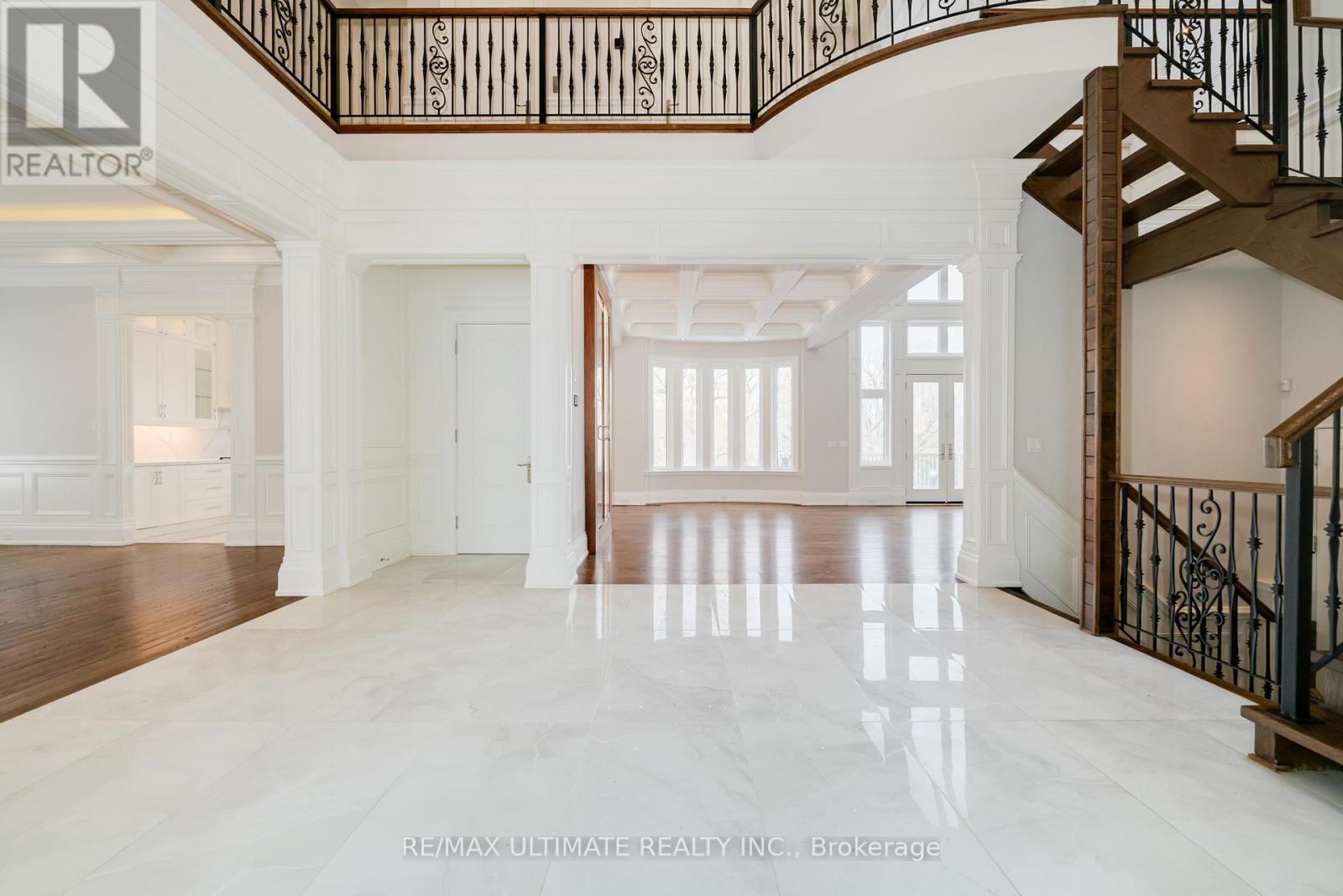 2 Poplar Drive, Richmond Hill, ON
