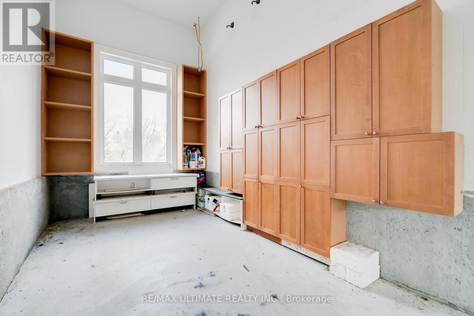 2 Poplar Drive, Richmond Hill, ON