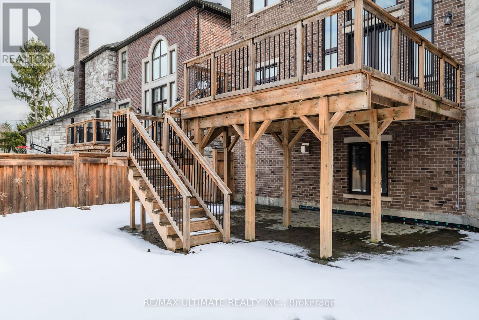 2 Poplar Drive, Richmond Hill, ON