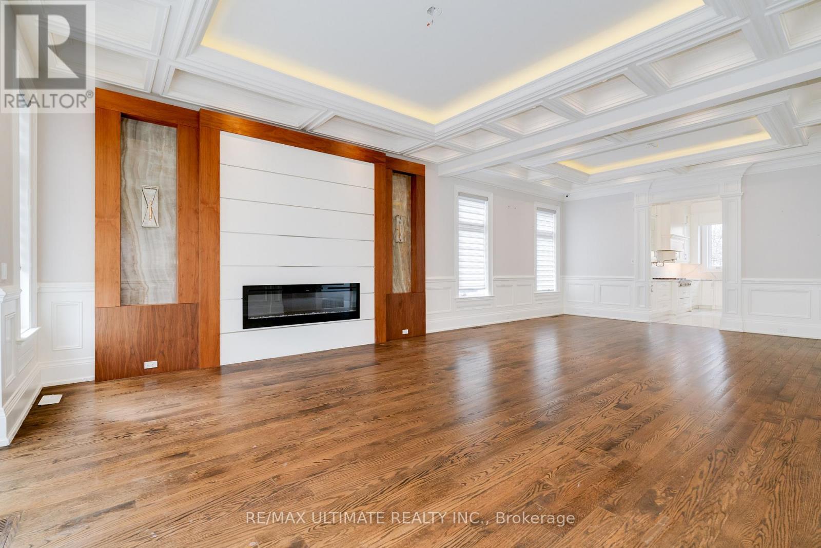 2 Poplar Drive, Richmond Hill, ON