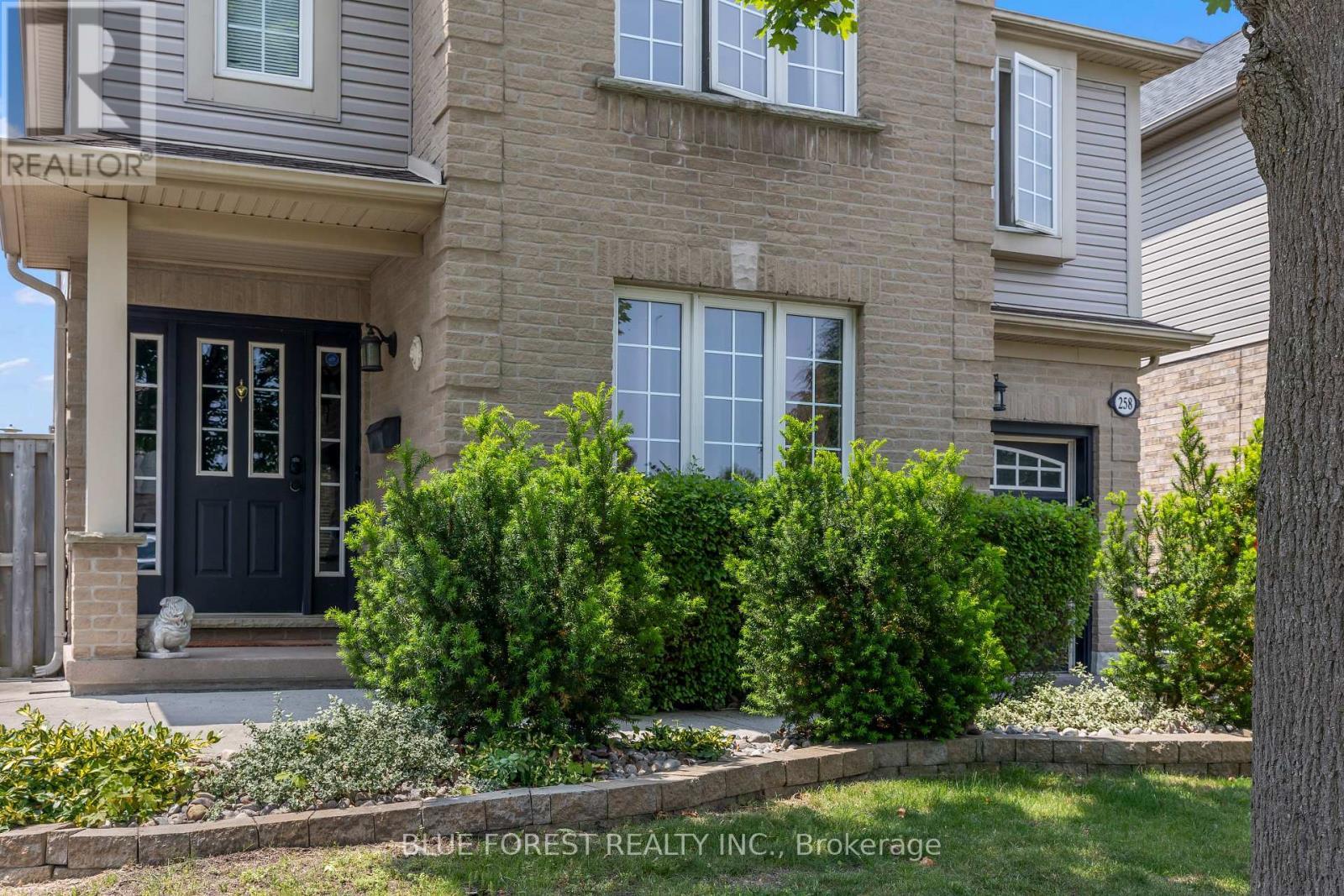 258 South Leaksdale Circle, London South (South U), ON