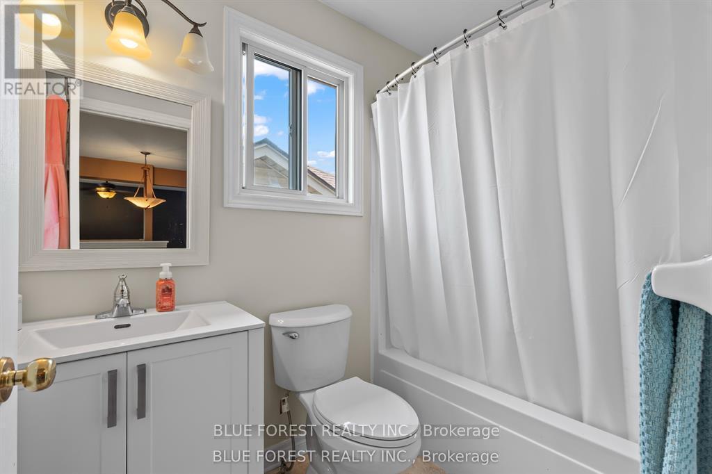 258 South Leaksdale Circle, London South (South U), ON