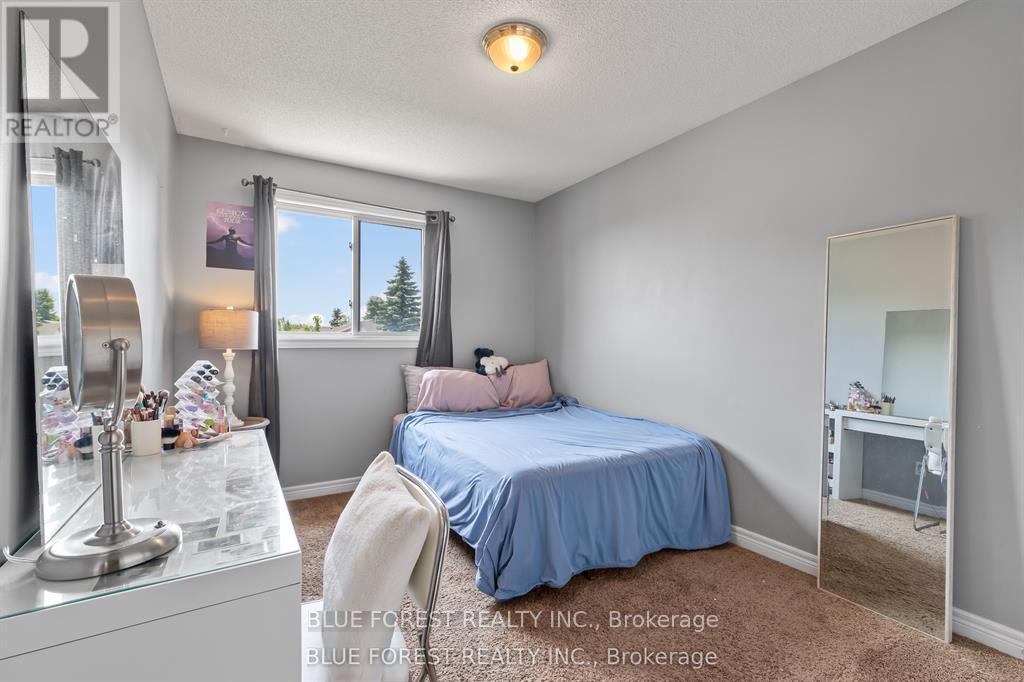258 South Leaksdale Circle, London South (South U), ON