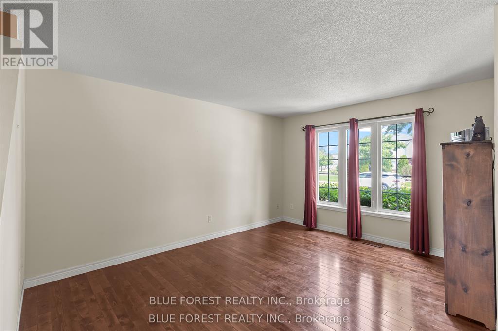 258 South Leaksdale Circle, London South (South U), ON