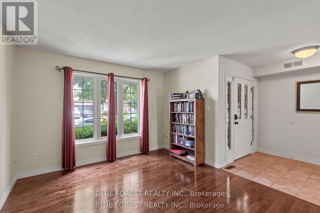 258 South Leaksdale Circle, London South (South U), ON
