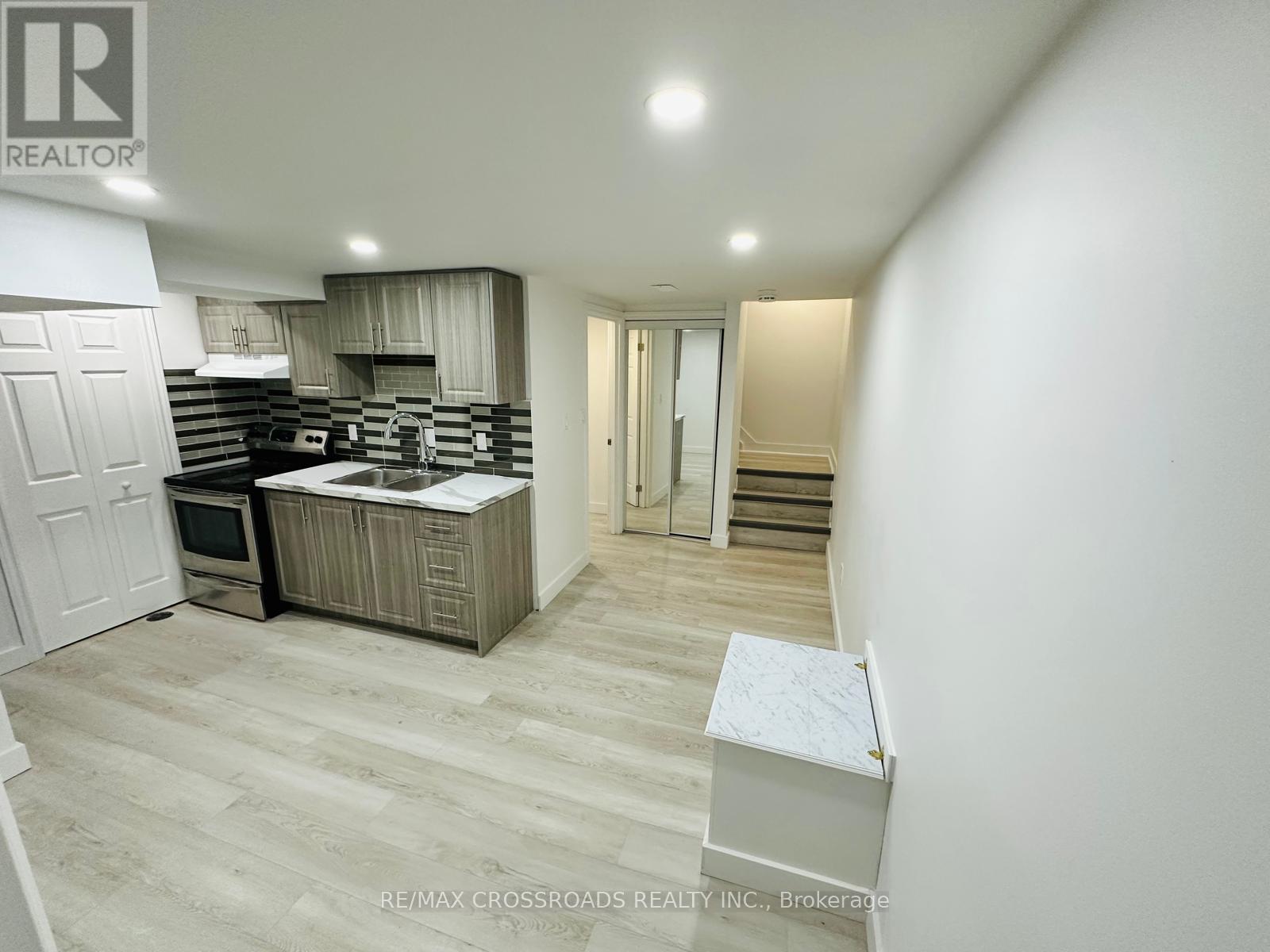 256 Birchcliffe Crescent, Hamilton, ON