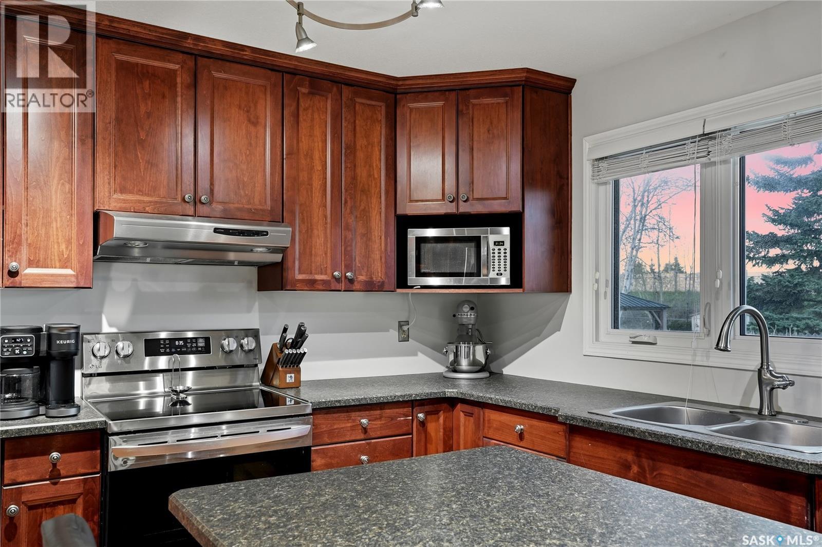 2225 Easthill, Saskatoon, SK