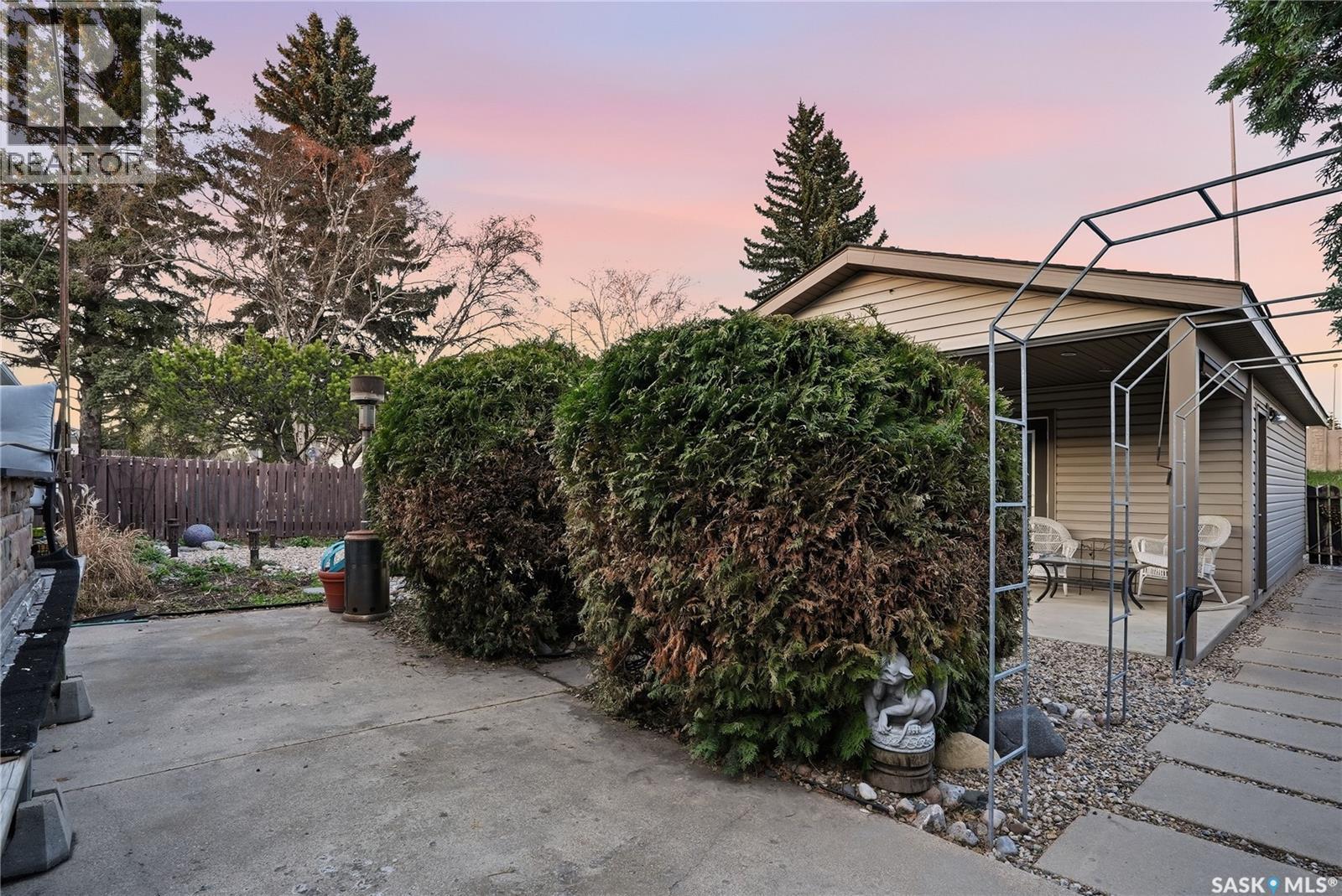 2225 Easthill, Saskatoon, SK