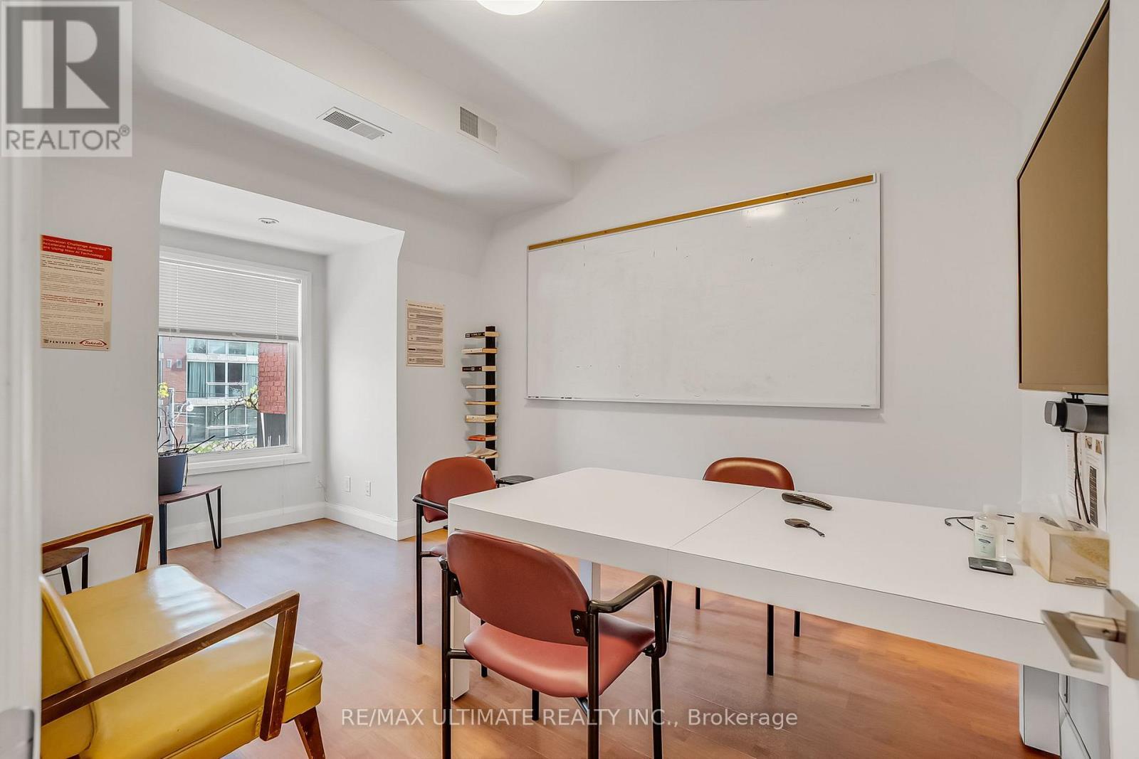 460 College Street, Toronto, ON