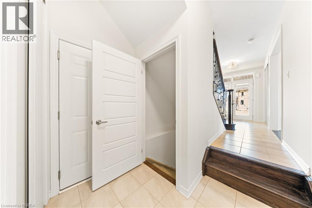 1 Bee Crescent, Brantford, ON