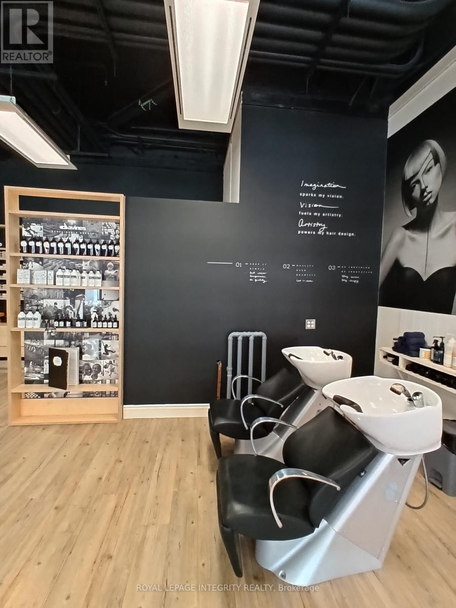 100 - 100 Murray Street, Ottawa, ON