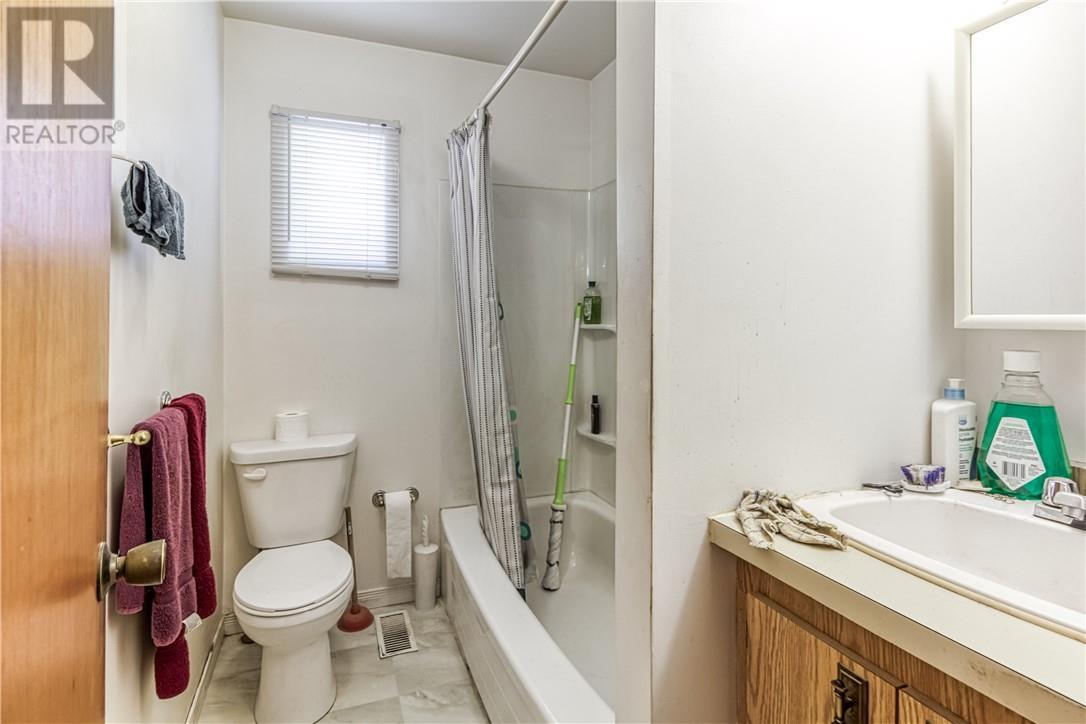 488 Clinton Avenue, Sudbury, ON