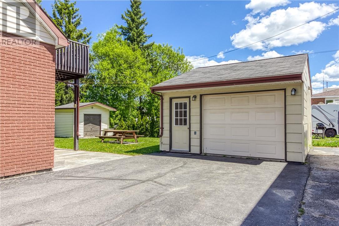 488 Clinton Avenue, Sudbury, ON