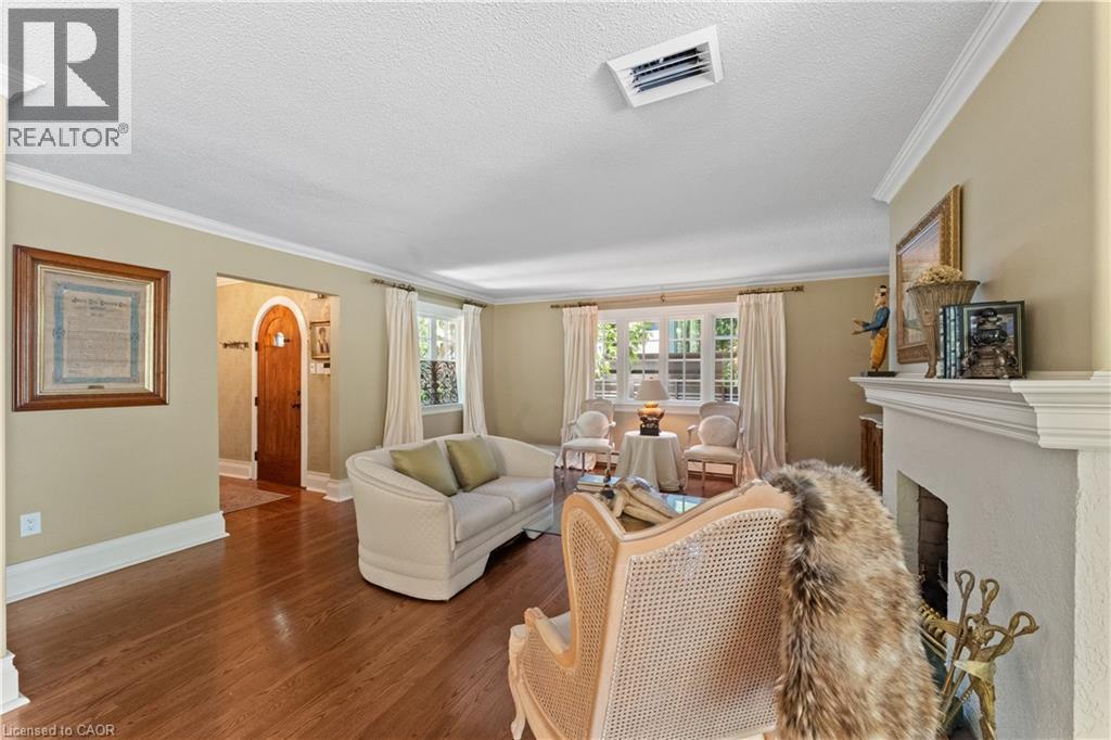 3040 First Street, Burlington, ON - Indoor Photo Showing Other Room