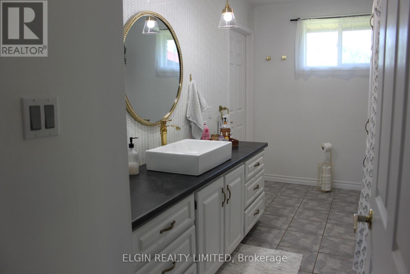Second house bathroom - 42445 John Wise Line, Central Elgin, ON