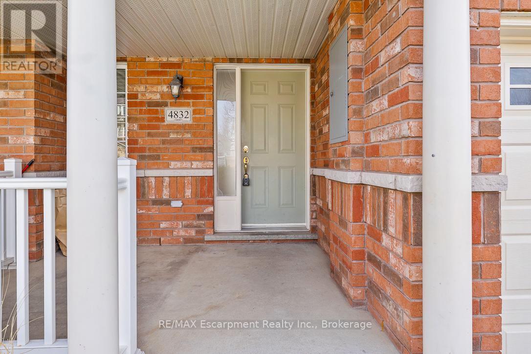 4832 Capri Crescent, Burlington (Alton), ON