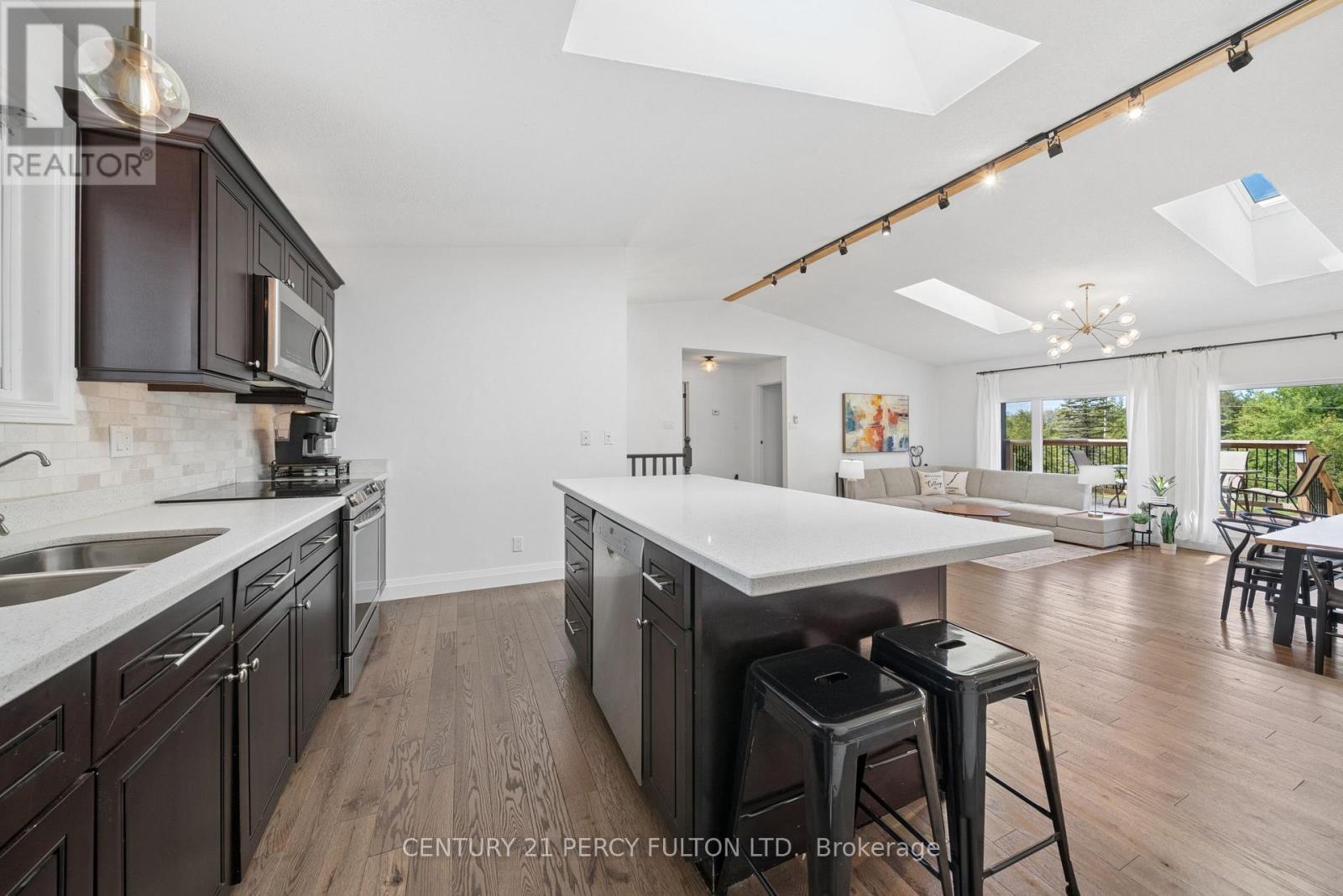 1935 Pratt'S Marina Road, Selwyn, ON