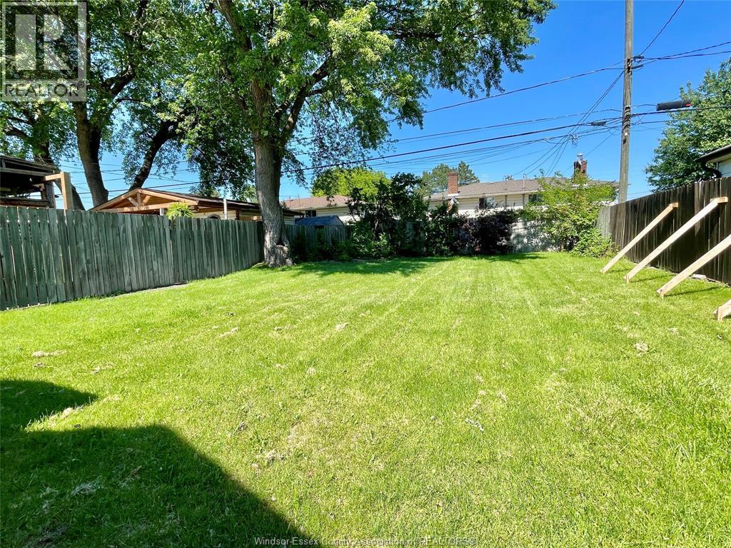 3074 Lloyd George Boulevard, Windsor, ON