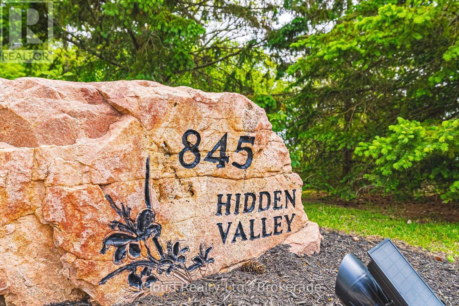 845 Hidden Valley Road, Kitchener, ON