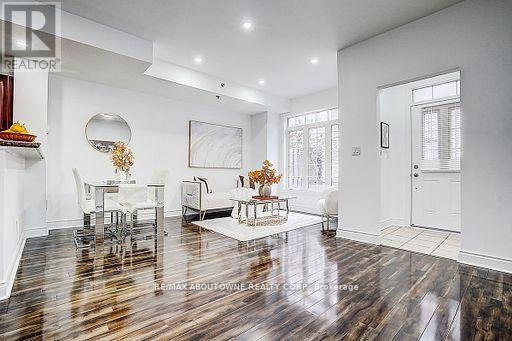 50 - 8 Brighton Place, Vaughan, ON