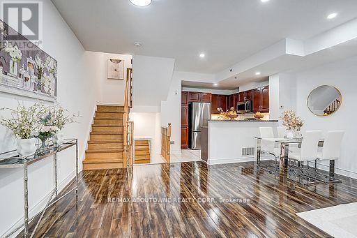50 - 8 Brighton Place, Vaughan, ON