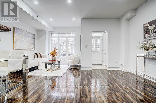 50 - 8 Brighton Place, Vaughan, ON