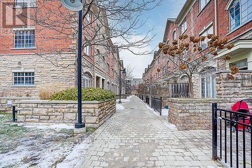 50 - 8 Brighton Place, Vaughan, ON