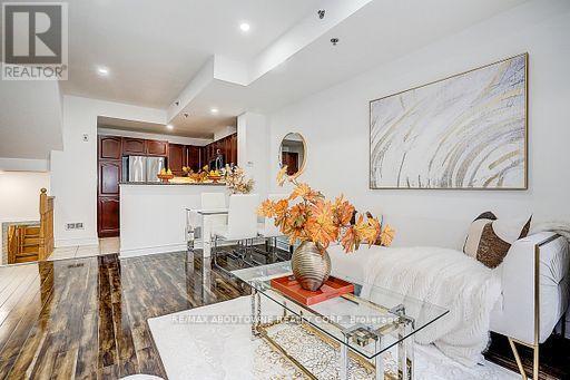 50 - 8 Brighton Place, Vaughan, ON