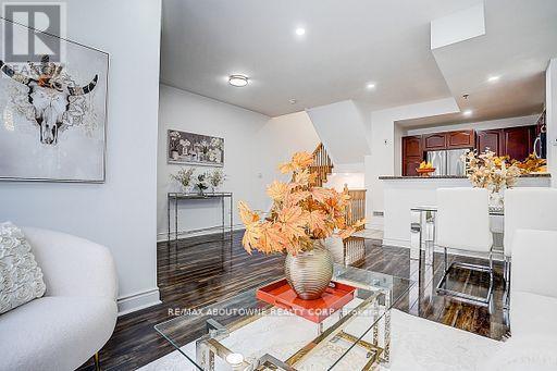 50 - 8 Brighton Place, Vaughan, ON