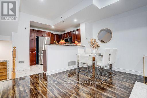 50 - 8 Brighton Place, Vaughan, ON