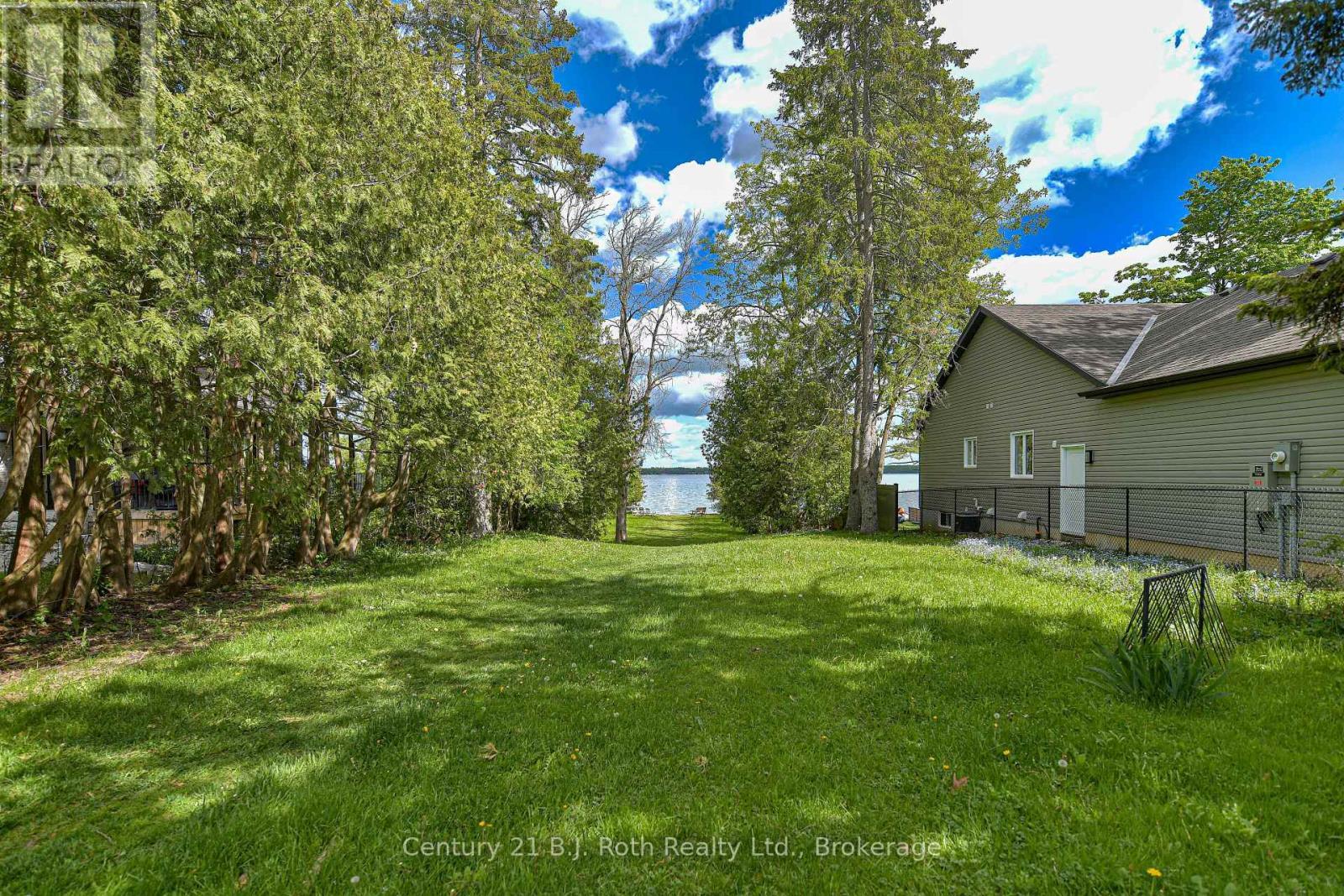 Park access (annual fee required) - 3427 Coronation Avenue, Severn (West Shore), ON