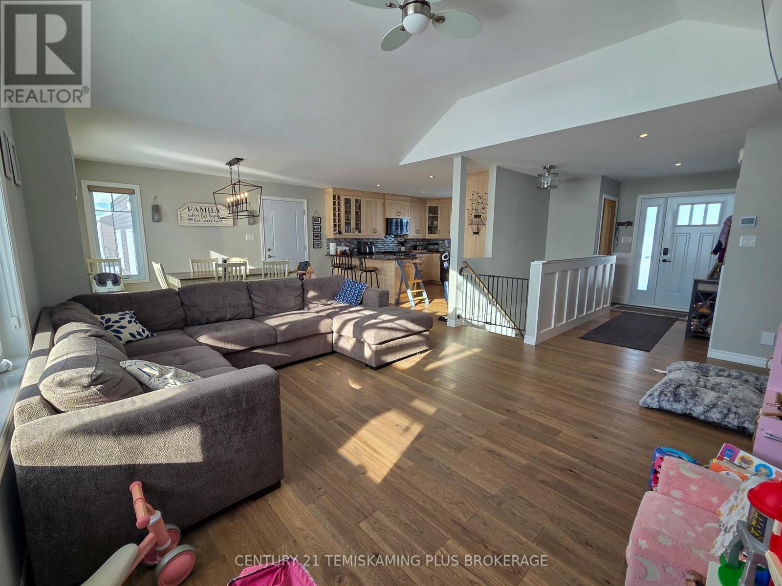 24 St. Joseph Boulevard, Timiskaming (Tim - Outside - Rural), ON